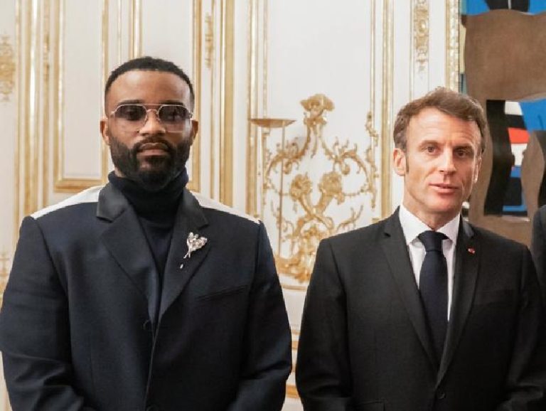 Fally-Ipupa-et-le-president-francais-Emmanuel-Macron